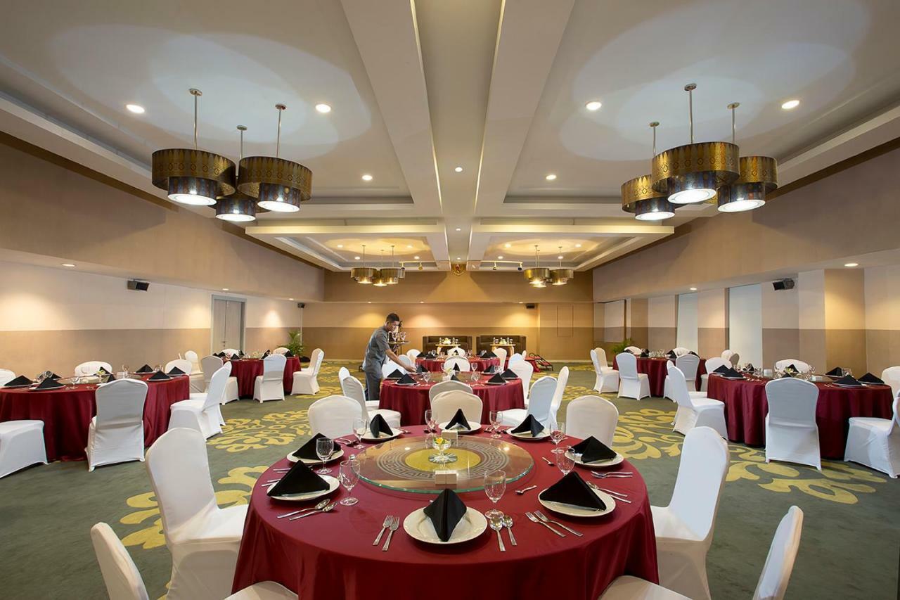 Khas Pekanbaru Hotel Ngoại thất bức ảnh